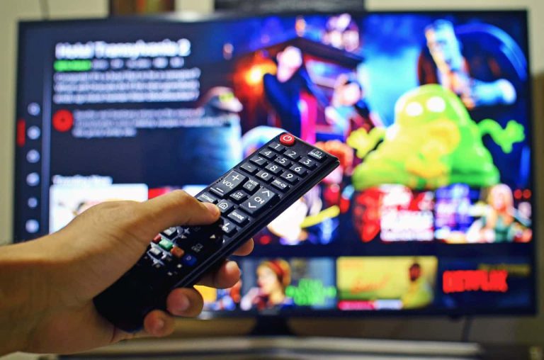 Does a Smart TV Work Without Internet Connection? (Smart TVs And Connectivity)